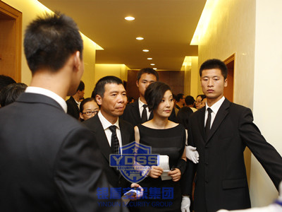 永兴集团yx06为-冯小刚-提供安全护卫服务