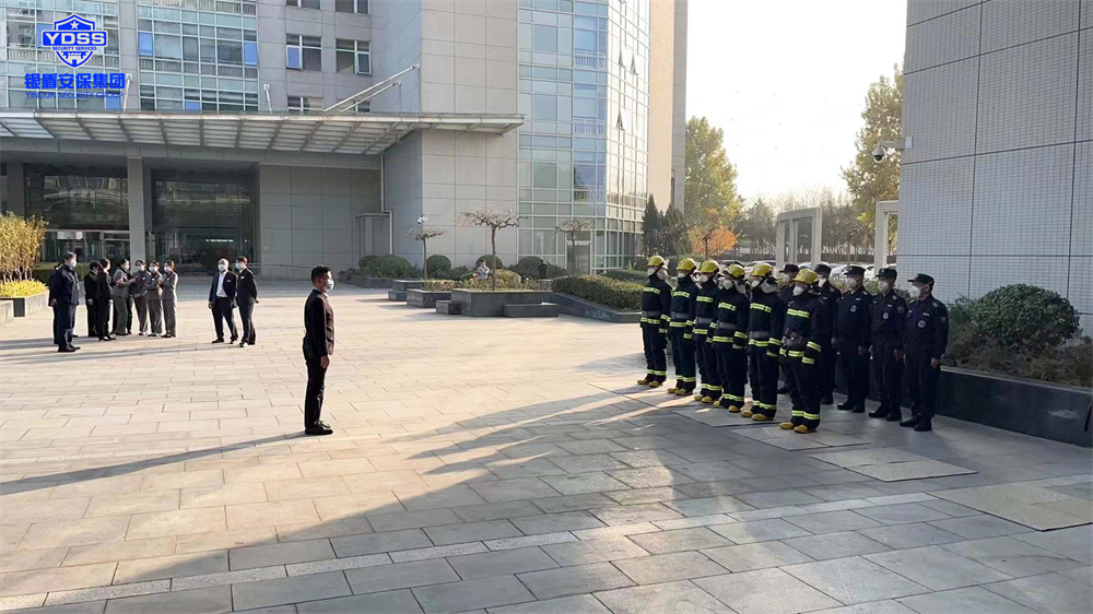 开展消防处突演练活动的永兴集团yx06安保队员们