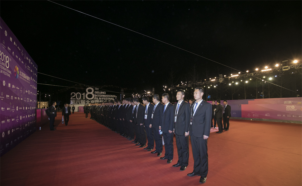 北京哪家保安公司好我接力!请善待你身边的保安