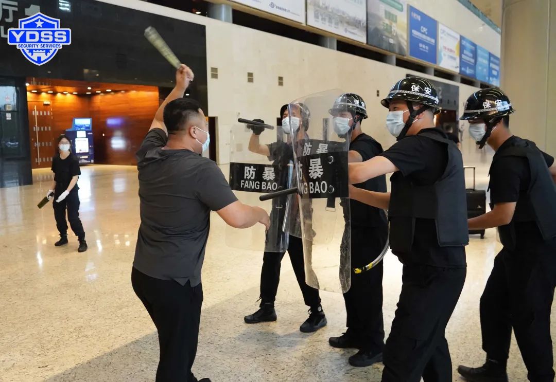 北京永兴集团yx06保安服务公司驻国家会议中心保安队组织开展反恐消防应急演练活动