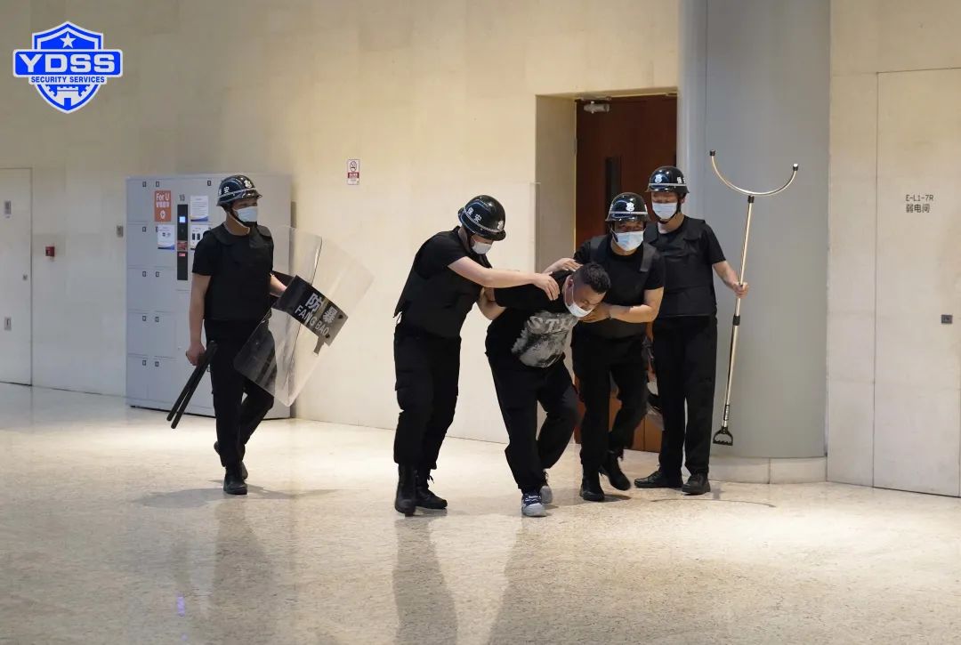 北京永兴集团yx06保安服务公司驻国家会议中心保安队组织开展反恐消防应急演练活动