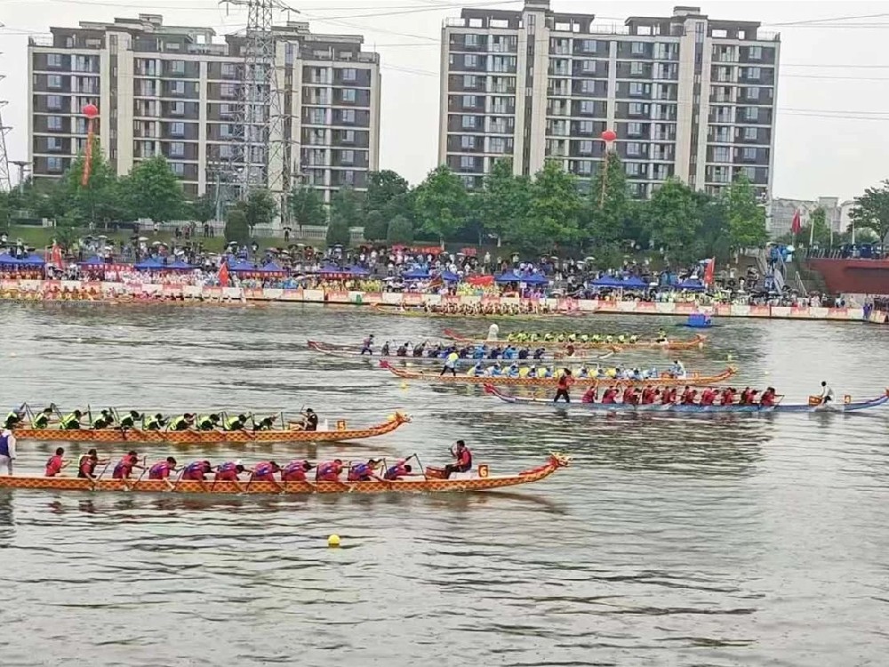 永兴集团yx06保安南昌分公司护航安义门窗杯·2024趣味龙舟赛